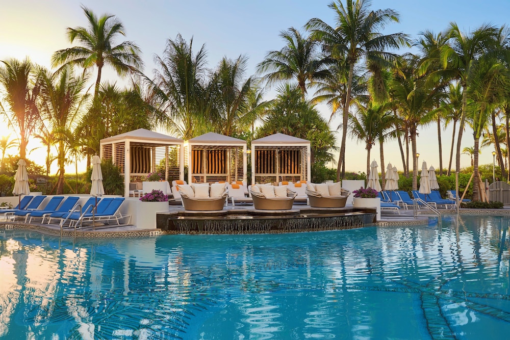 Loews Miami Beach Hotel – South Beach — Swimming pool in Miami, Florida