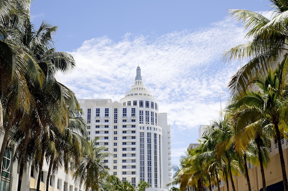 Loews Miami Beach Hotel – South Beach — Hotel building in Miami, Florida