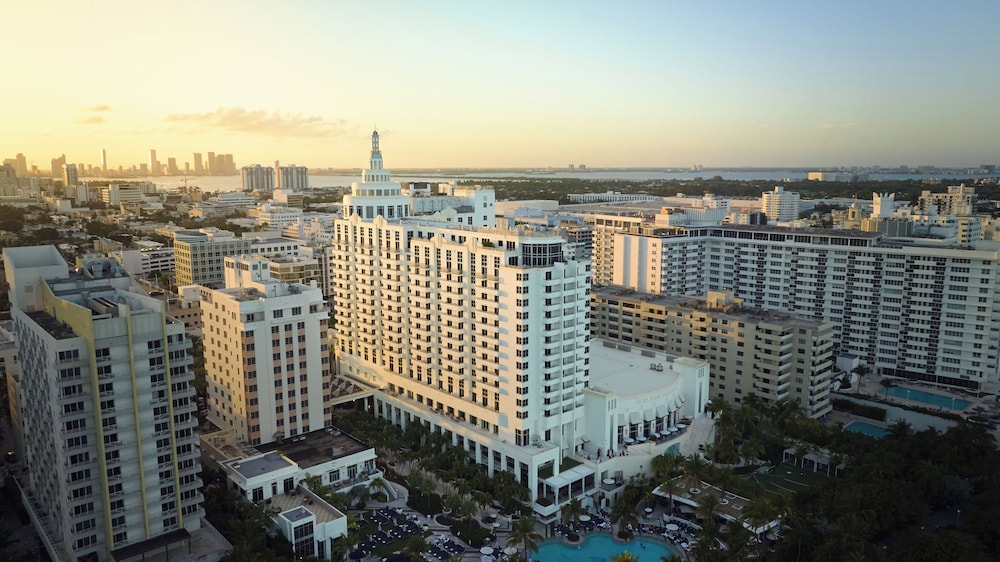 Loews Miami Beach Hotel – South Beach — Hotel building in Miami, Florida