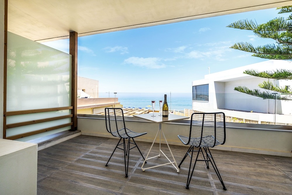 Dyo Suites — Beach in Rethymnon