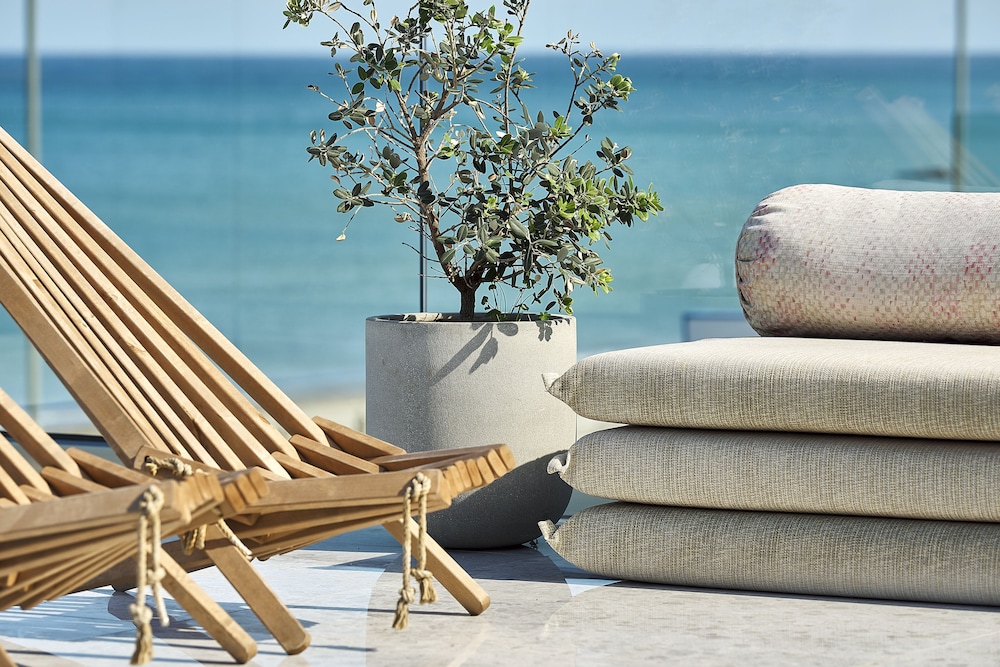 Dyo Suites — Beach in Rethymnon