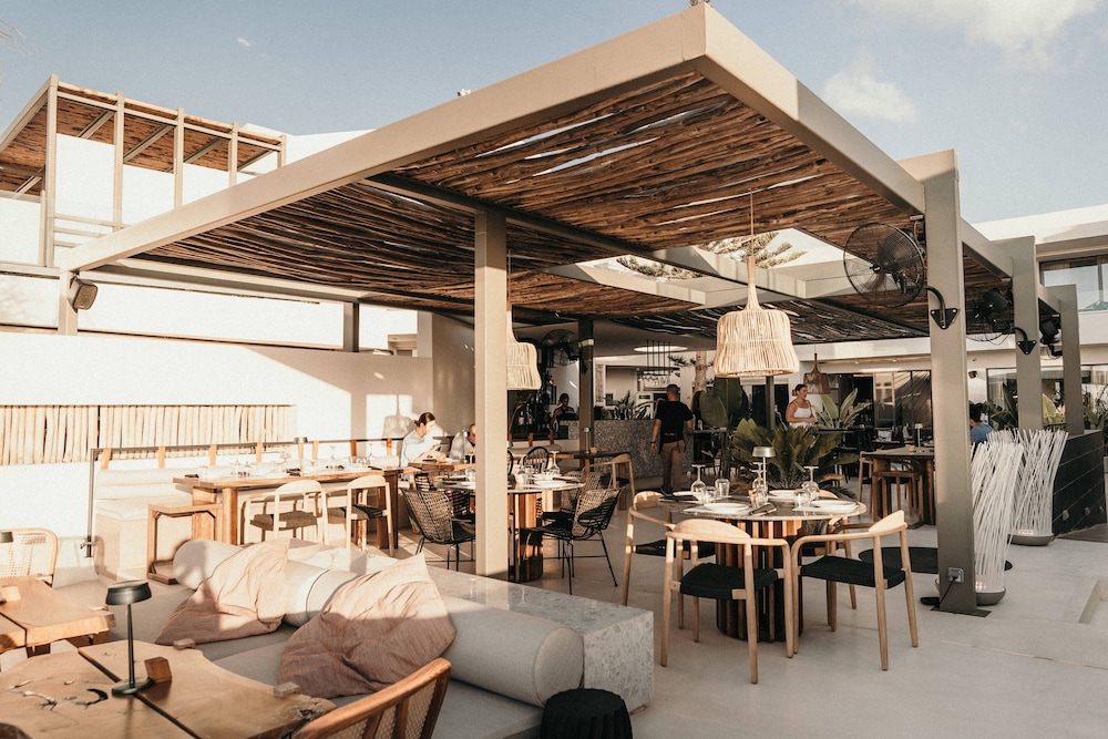 Dyo Suites — Restaurant & bars in Rethymnon
