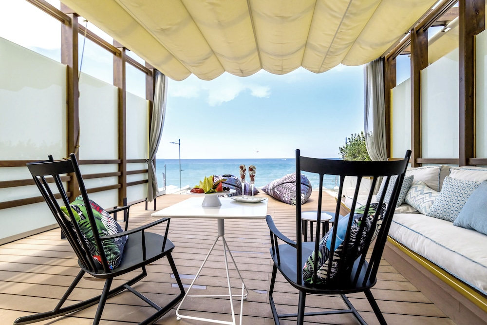 Dyo Suites — Beach in Rethymnon