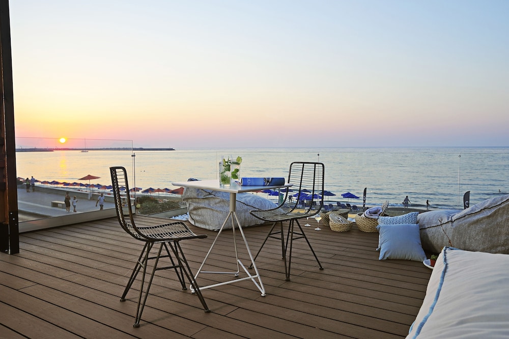 Dyo Suites — Beach in Rethymnon