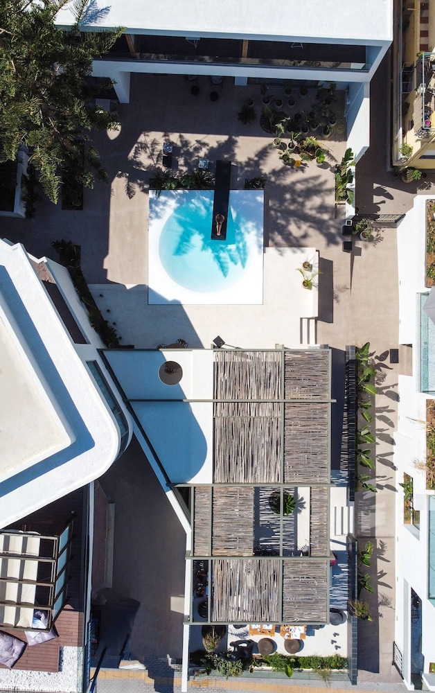 Dyo Suites — Swimming pool in Rethymnon