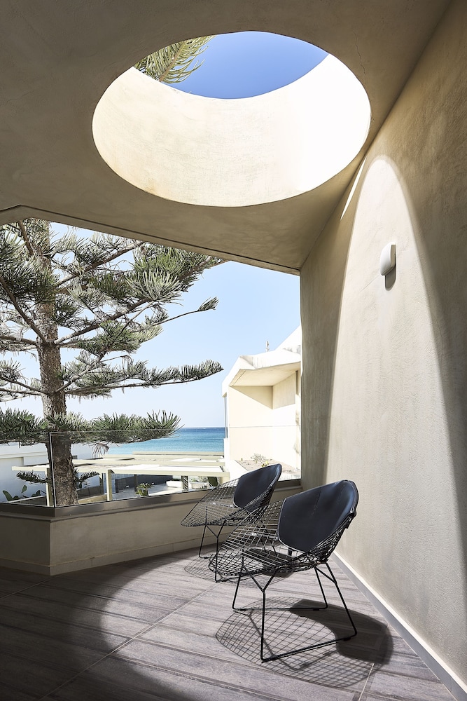Dyo Suites — Hotel building in Rethymnon