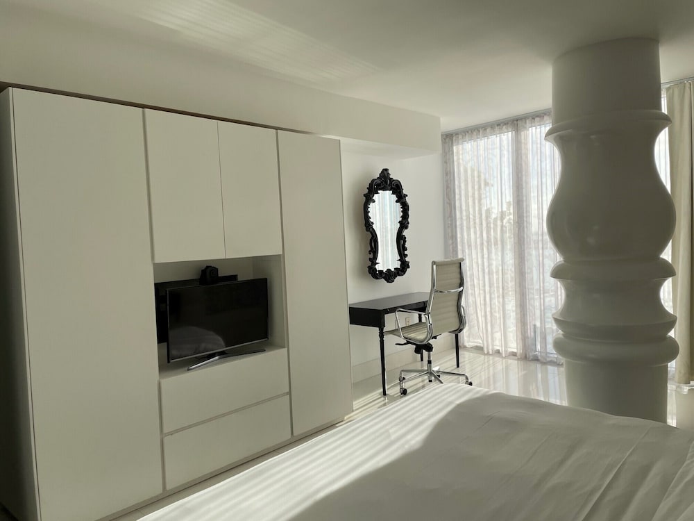 Mondrian South Beach — Hotel rooms in Miami, Florida