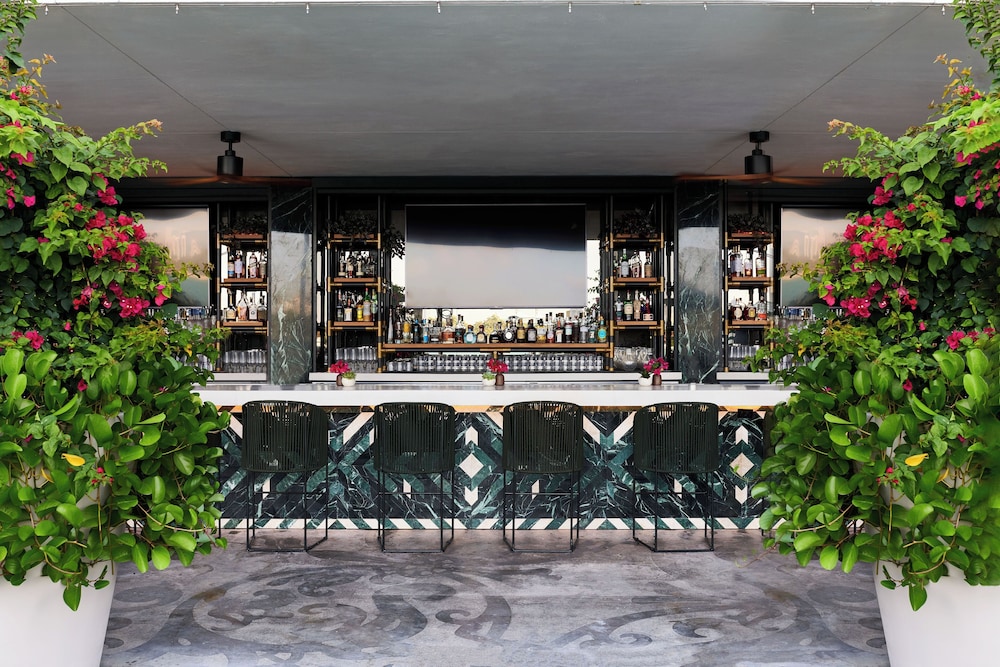 Mondrian South Beach — Restaurant & bars in Miami, Florida