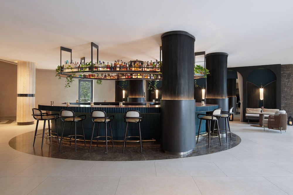 Mondrian South Beach — Restaurant & bars in Miami, Florida