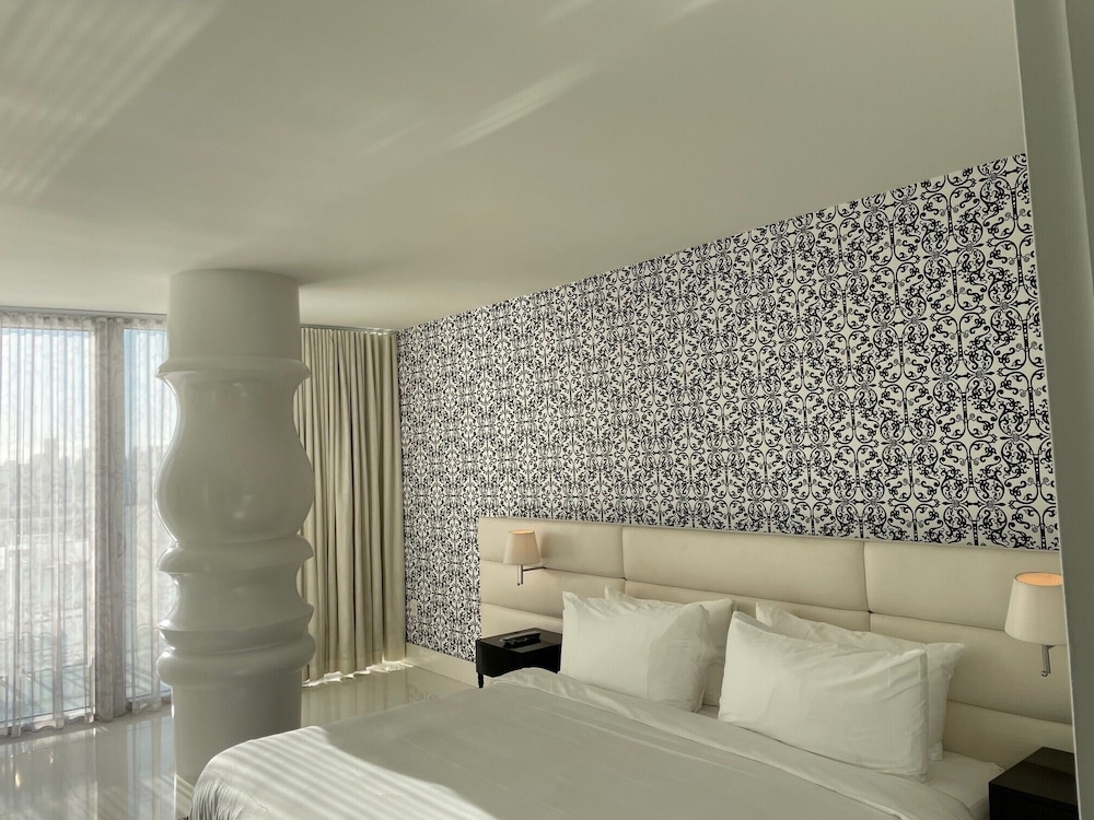 Mondrian South Beach — Hotel rooms in Miami, Florida