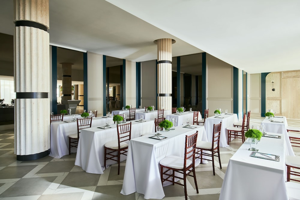 Mondrian South Beach — Restaurant & bars in Miami, Florida