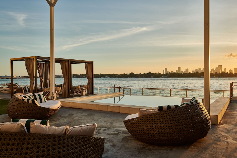 Mondrian South Beach — Swimming pool in Miami, Florida