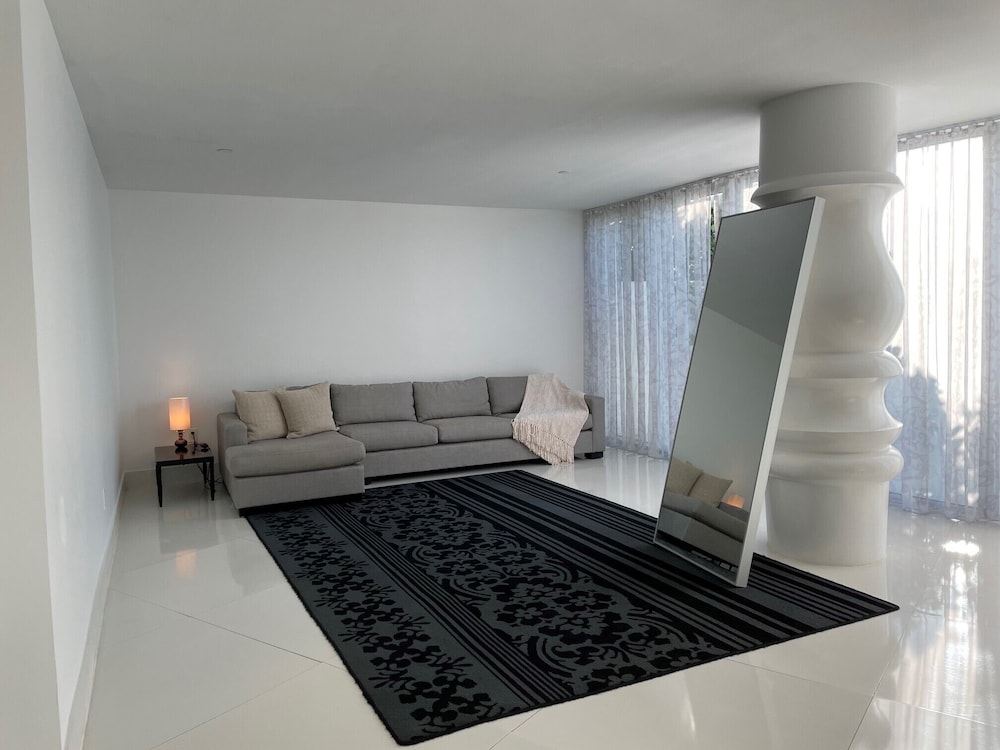 Mondrian South Beach — Hotel rooms in Miami, Florida