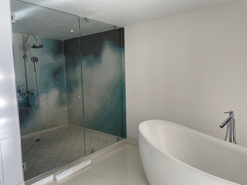 Mondrian South Beach — Hotel rooms in Miami, Florida