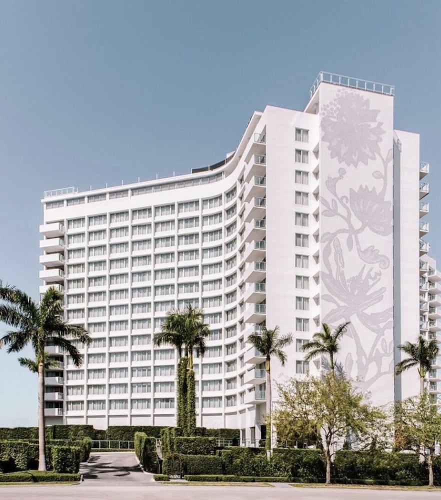 Mondrian South Beach — Hotel building in Miami, Florida