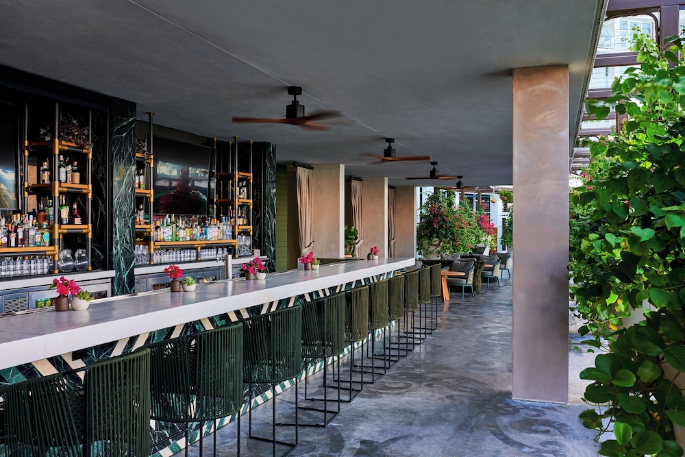 Mondrian South Beach — Restaurant & bars in Miami, Florida
