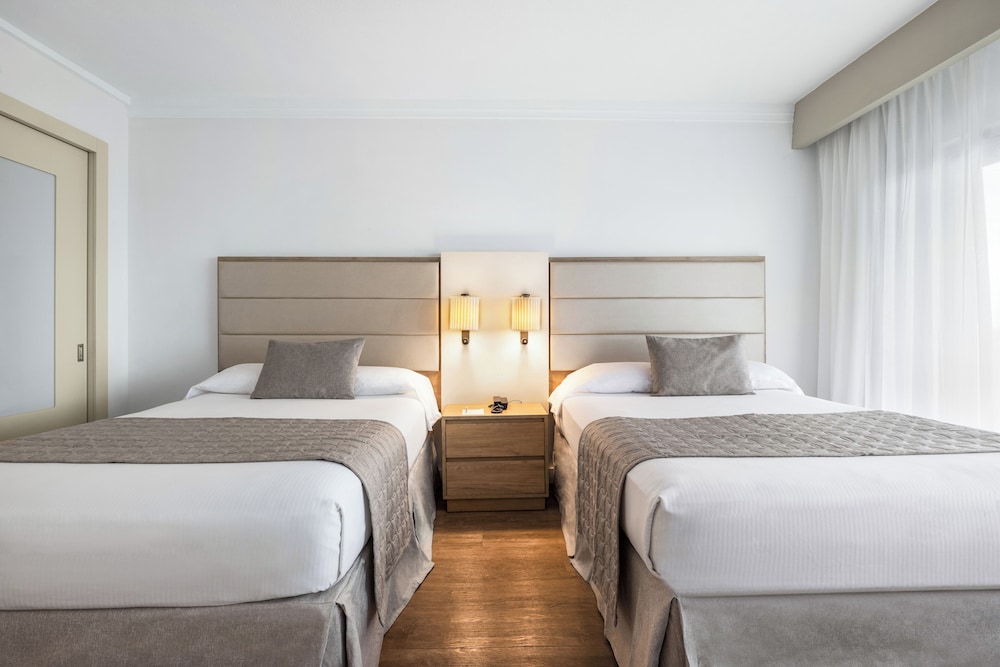 Hotel Riu Plaza Miami Beach — Hotel rooms in Miami, Florida