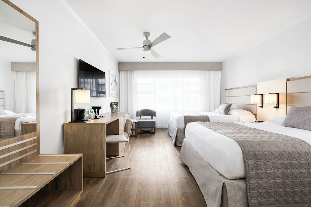 Hotel Riu Plaza Miami Beach — Hotel rooms in Miami, Florida