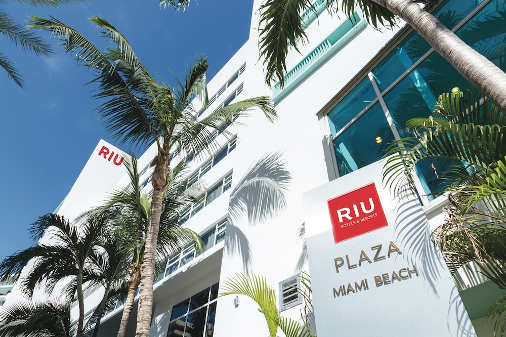 Hotel Riu Plaza Miami Beach — Hotel building in Miami, Florida