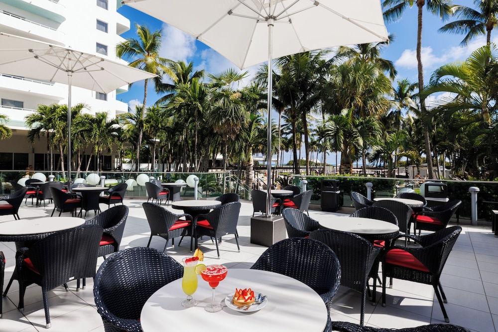 Hotel Riu Plaza Miami Beach — Restaurant & bars in Miami, Florida