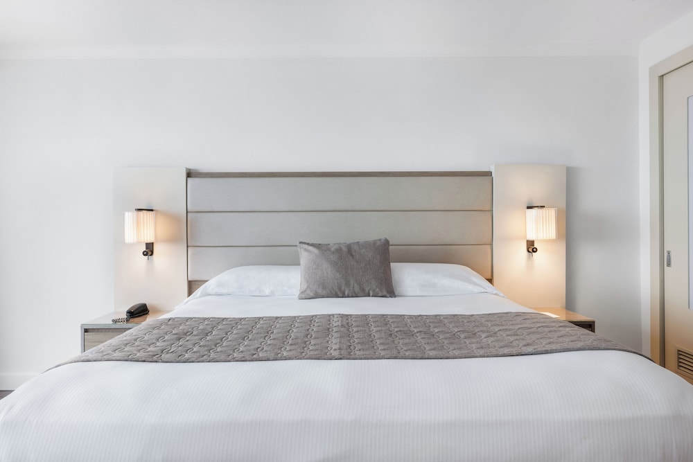 Hotel Riu Plaza Miami Beach — Hotel rooms in Miami, Florida
