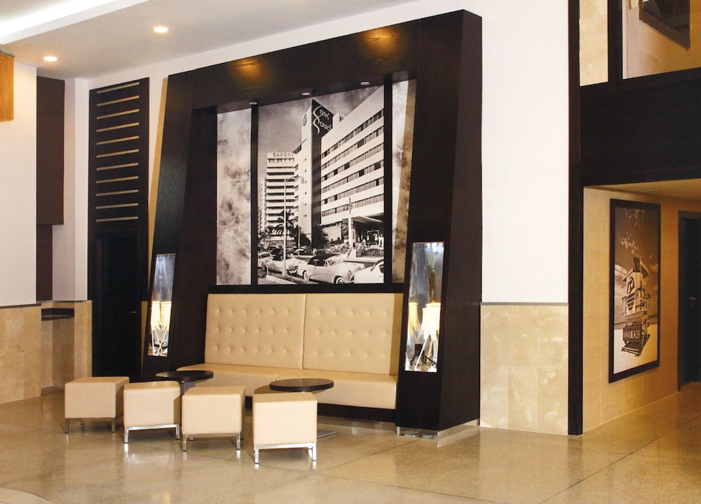 Hotel Riu Plaza Miami Beach — Hotel building in Miami, Florida