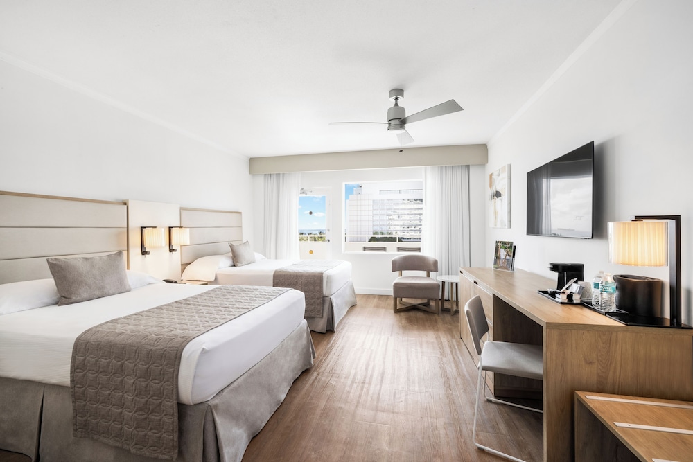 Hotel Riu Plaza Miami Beach — Hotel rooms in Miami, Florida