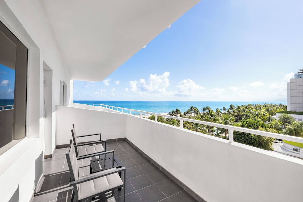 Hotel Riu Plaza Miami Beach — Hotel rooms in Miami, Florida