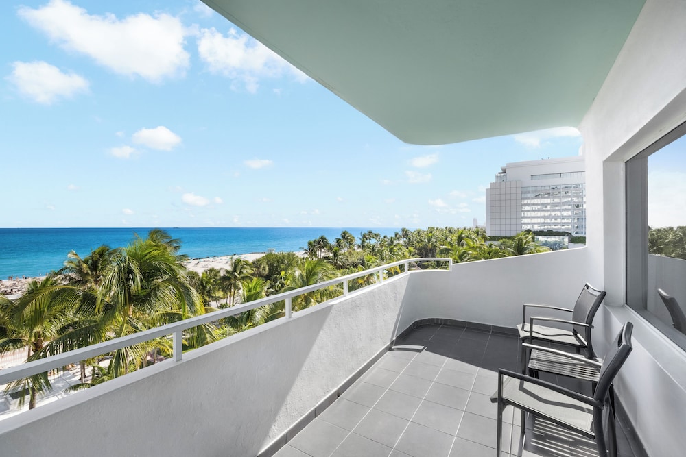 Hotel Riu Plaza Miami Beach — Beach in Miami, Florida