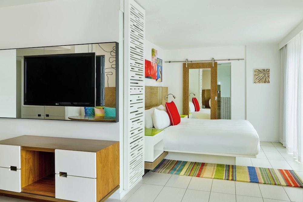 Royal Palm South Beach Miami, a Tribute Portfolio Resort — Hotel rooms in Miami, Florida