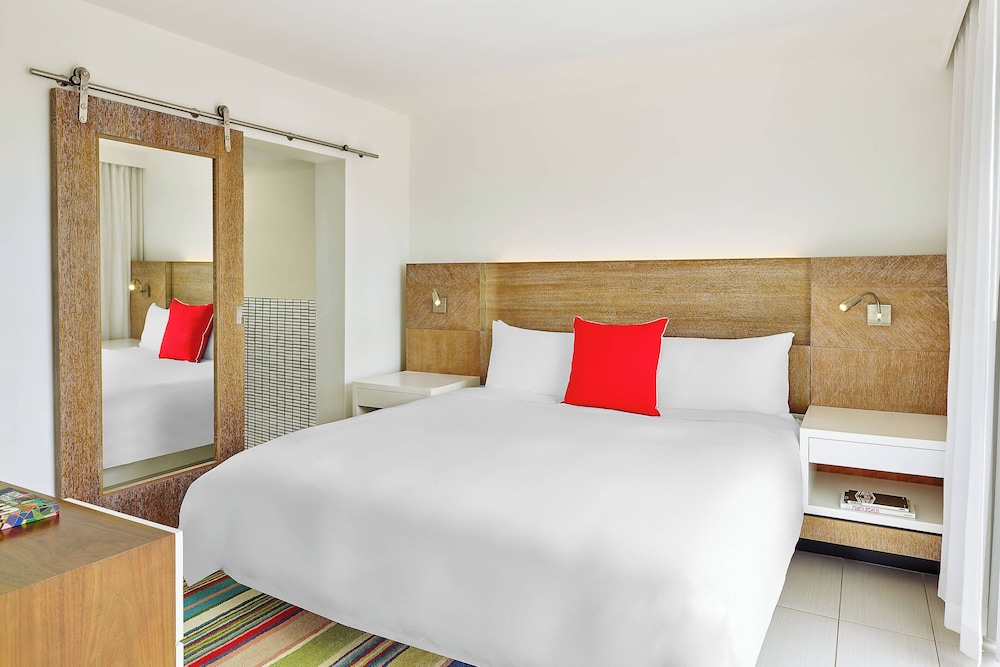 Royal Palm South Beach Miami, a Tribute Portfolio Resort — Hotel rooms in Miami, Florida