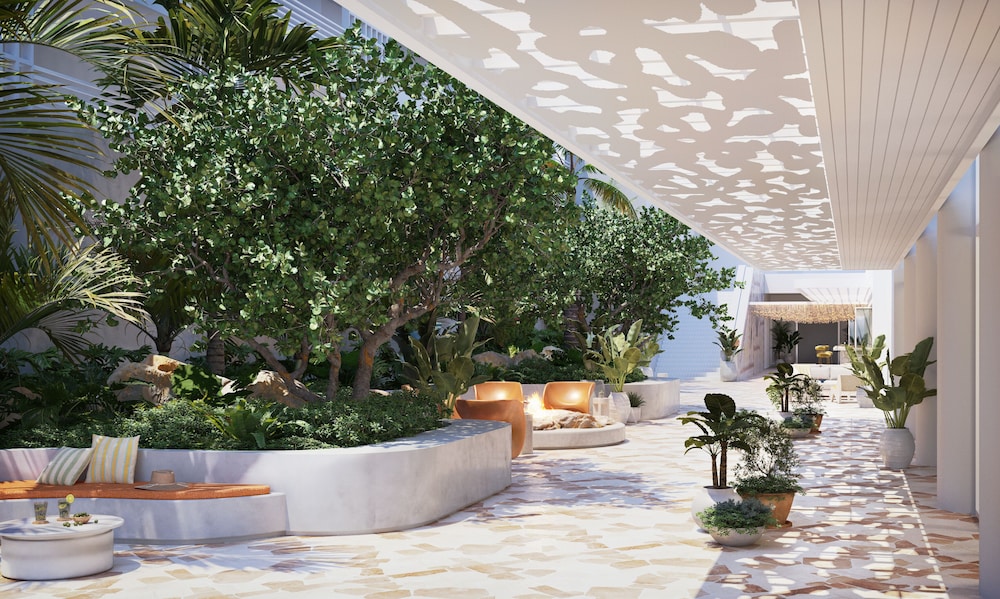 Royal Palm South Beach Miami, a Tribute Portfolio Resort — Hotel building in Miami, Florida