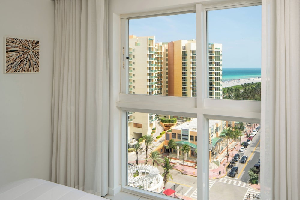 Royal Palm South Beach Miami, a Tribute Portfolio Resort — Hotel rooms in Miami, Florida