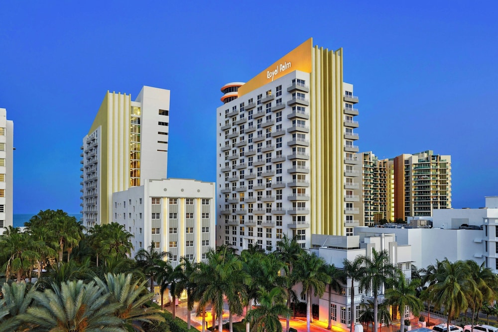 Royal Palm South Beach Miami, a Tribute Portfolio Resort — Hotel building in Miami, Florida