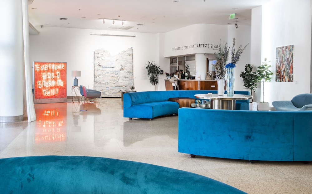 The Sagamore Hotel South Beach - An All Suite Hotel — Hotel building in Miami, Florida