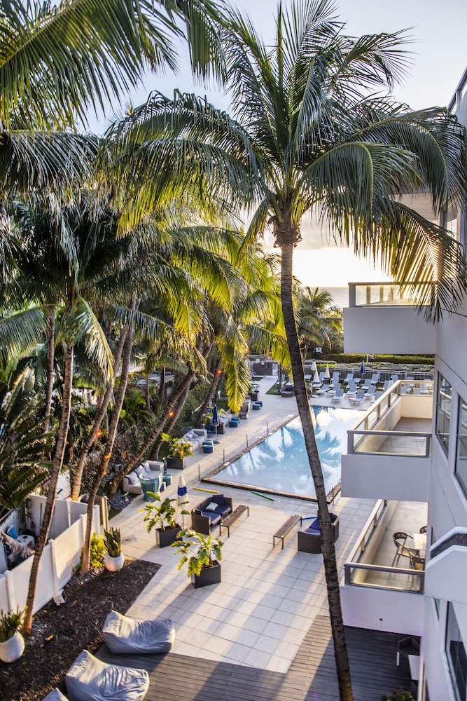 The Sagamore Hotel South Beach - An All Suite Hotel — Swimming pool in Miami, Florida