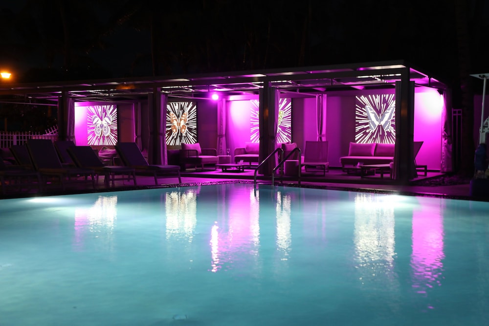 The Sagamore Hotel South Beach - An All Suite Hotel — Swimming pool in Miami, Florida