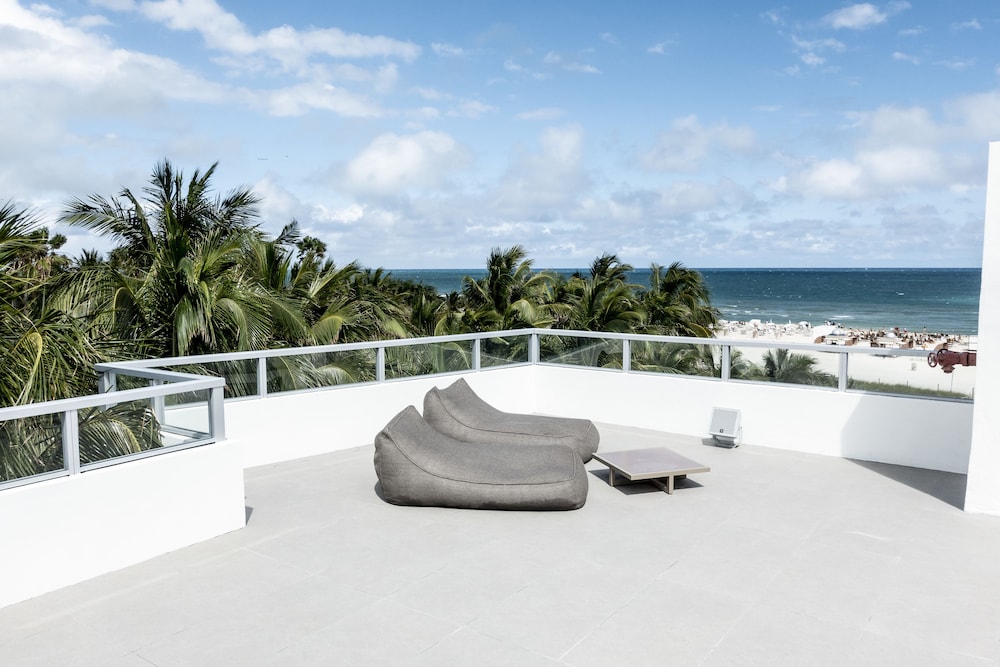The Sagamore Hotel South Beach - An All Suite Hotel — Beach in Miami, Florida