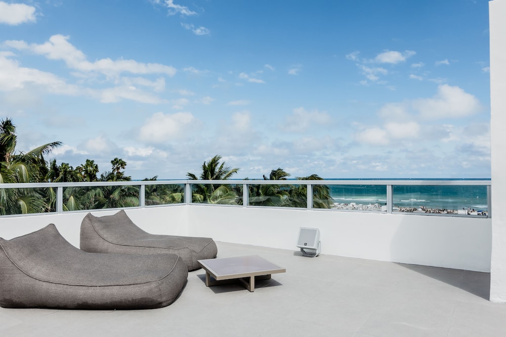 The Sagamore Hotel South Beach - An All Suite Hotel — Beach in Miami, Florida