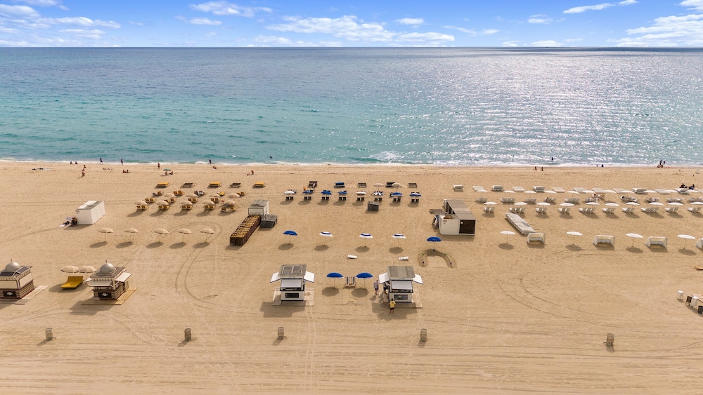 The Sagamore Hotel South Beach - An All Suite Hotel — Beach in Miami, Florida