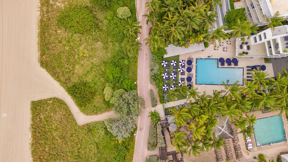 The Sagamore Hotel South Beach - An All Suite Hotel — Swimming pool in Miami, Florida