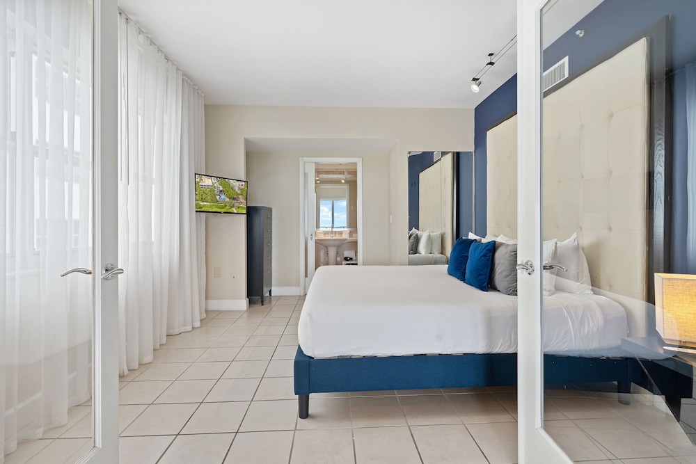 The Sagamore Hotel South Beach - An All Suite Hotel — Hotel rooms in Miami, Florida