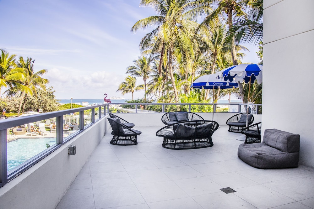 The Sagamore Hotel South Beach - An All Suite Hotel — Restaurant & bars in Miami, Florida