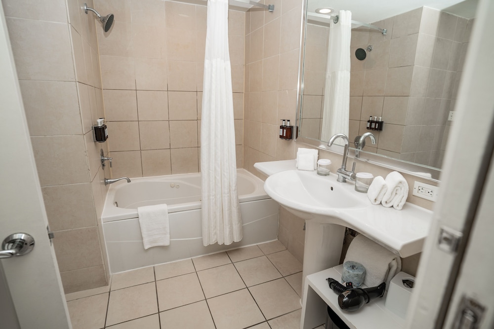 The Sagamore Hotel South Beach - An All Suite Hotel — Hotel rooms in Miami, Florida