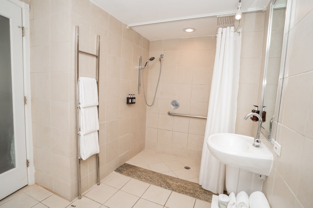 The Sagamore Hotel South Beach - An All Suite Hotel — Hotel rooms in Miami, Florida