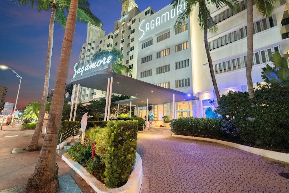 The Sagamore Hotel South Beach - An All Suite Hotel — Hotel building in Miami, Florida