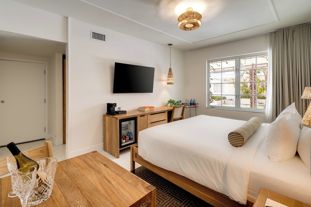 Liberty Park Hotel South Beach — Hotel rooms in Miami, Florida