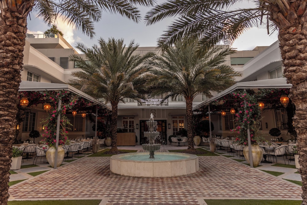 Liberty Park Hotel South Beach — Restaurant & bars in Miami, Florida