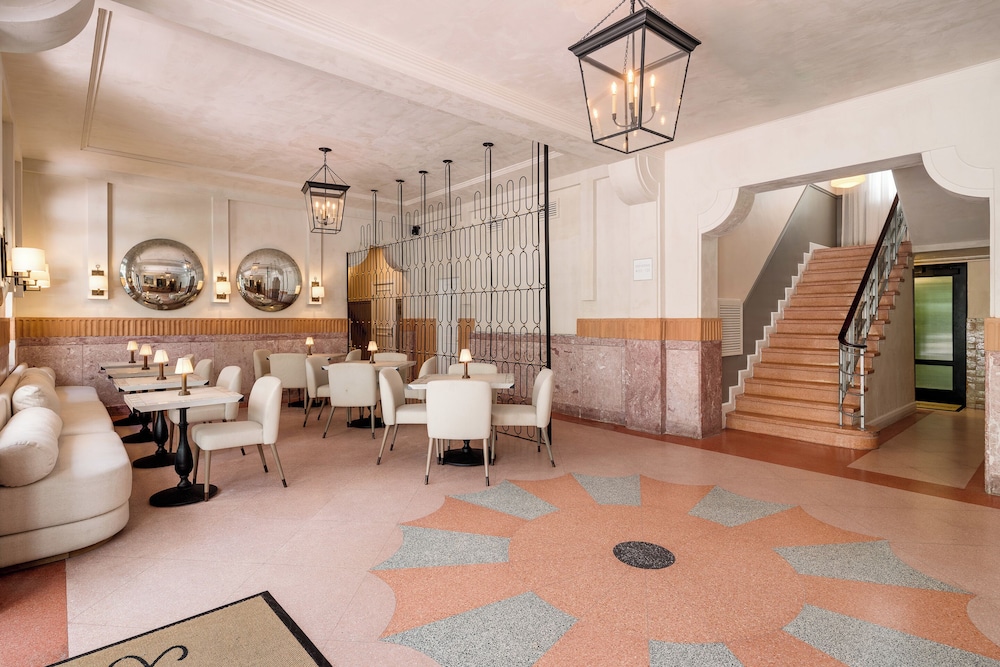 Liberty Park Hotel South Beach — Restaurant & bars in Miami, Florida