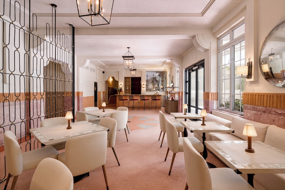 Liberty Park Hotel South Beach — Restaurant & bars in Miami, Florida